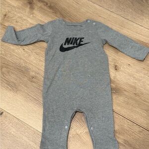 Nike Kids Charcoal Gray One Piece Footie